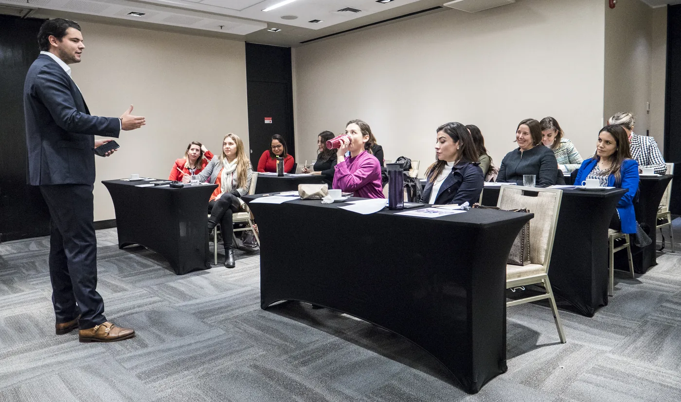 Clase de oratoria en vivo